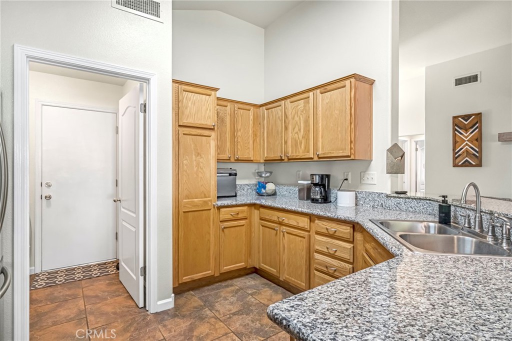2200 Hanson Ave, Clovis, CA 93611