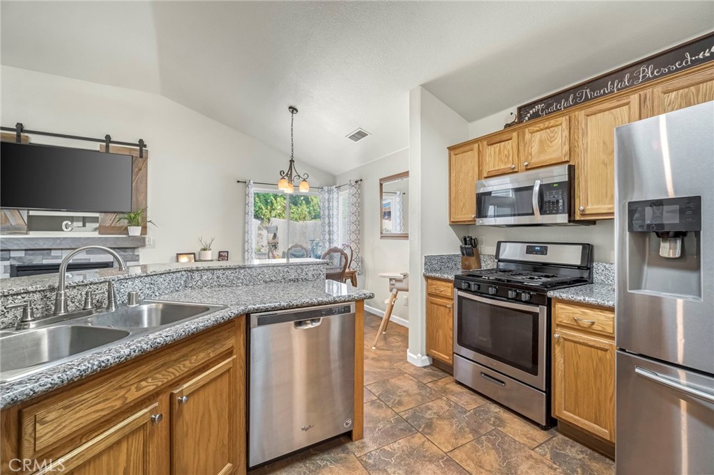 2200 Hanson Ave, Clovis, CA 93611