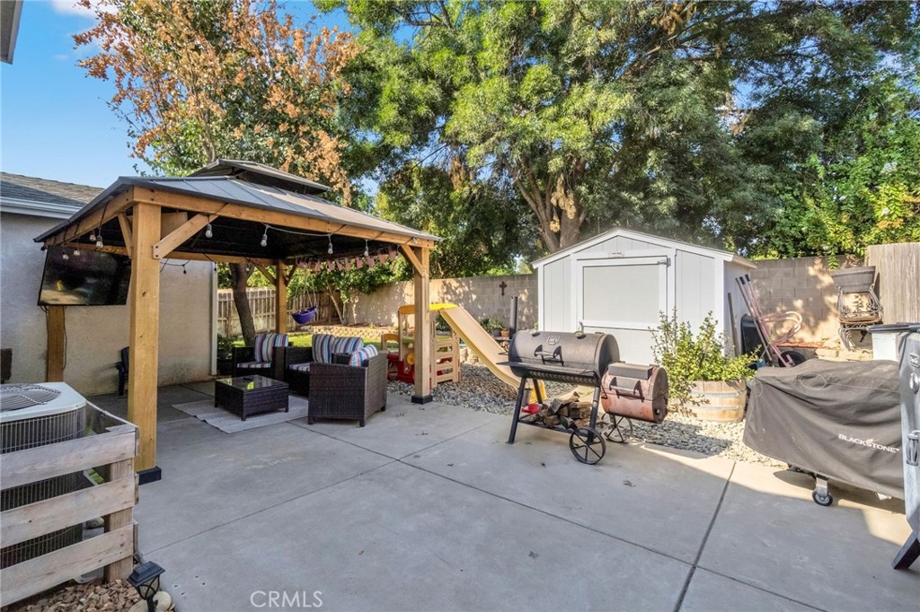 2200 Hanson Ave, Clovis, CA 93611