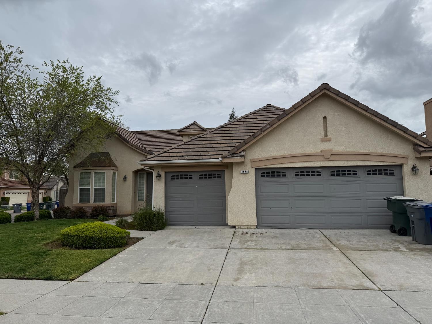 2578 Warner Ave, Clovis, CA 93611