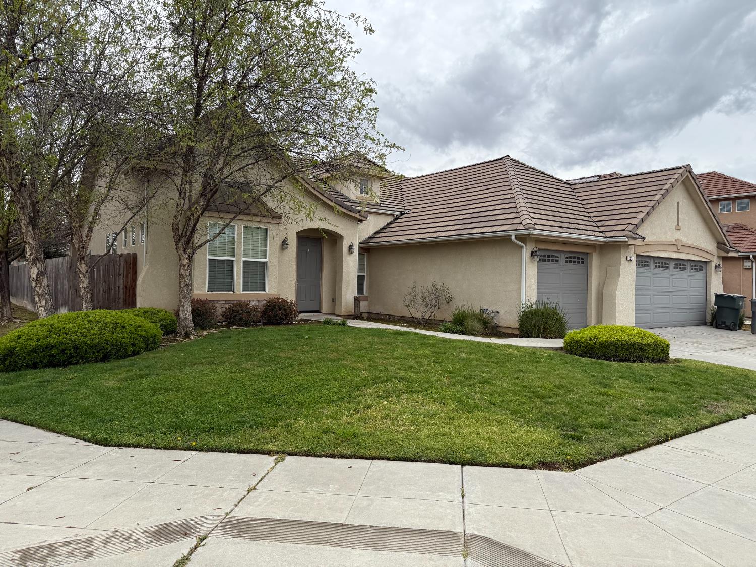 2578 Warner Ave, Clovis, CA 93611