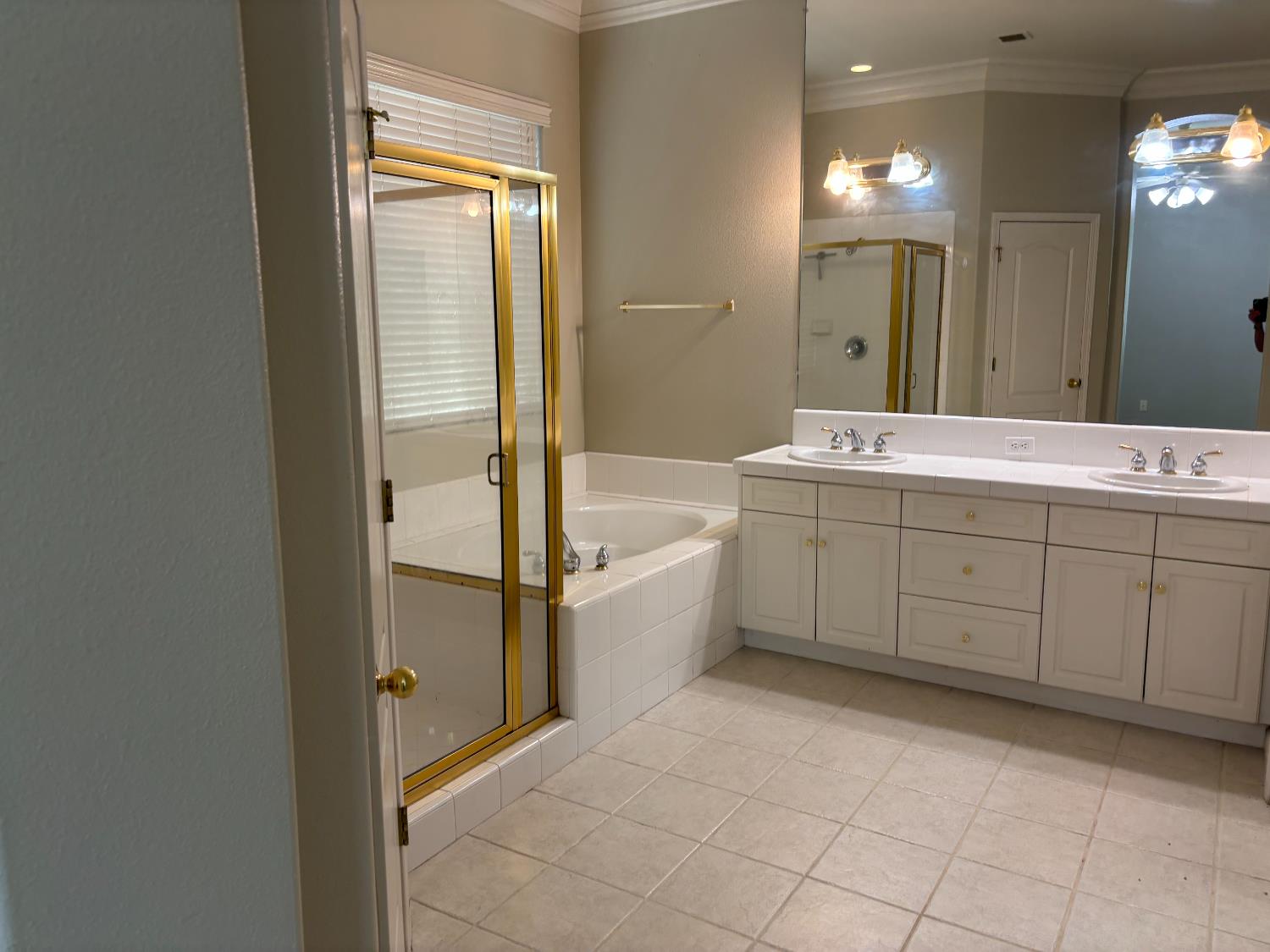 2578 Warner Ave, Clovis, CA 93611