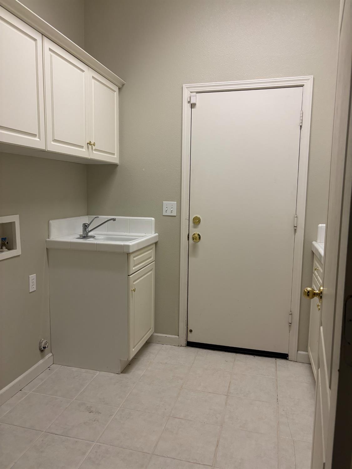 2578 Warner Ave, Clovis, CA 93611