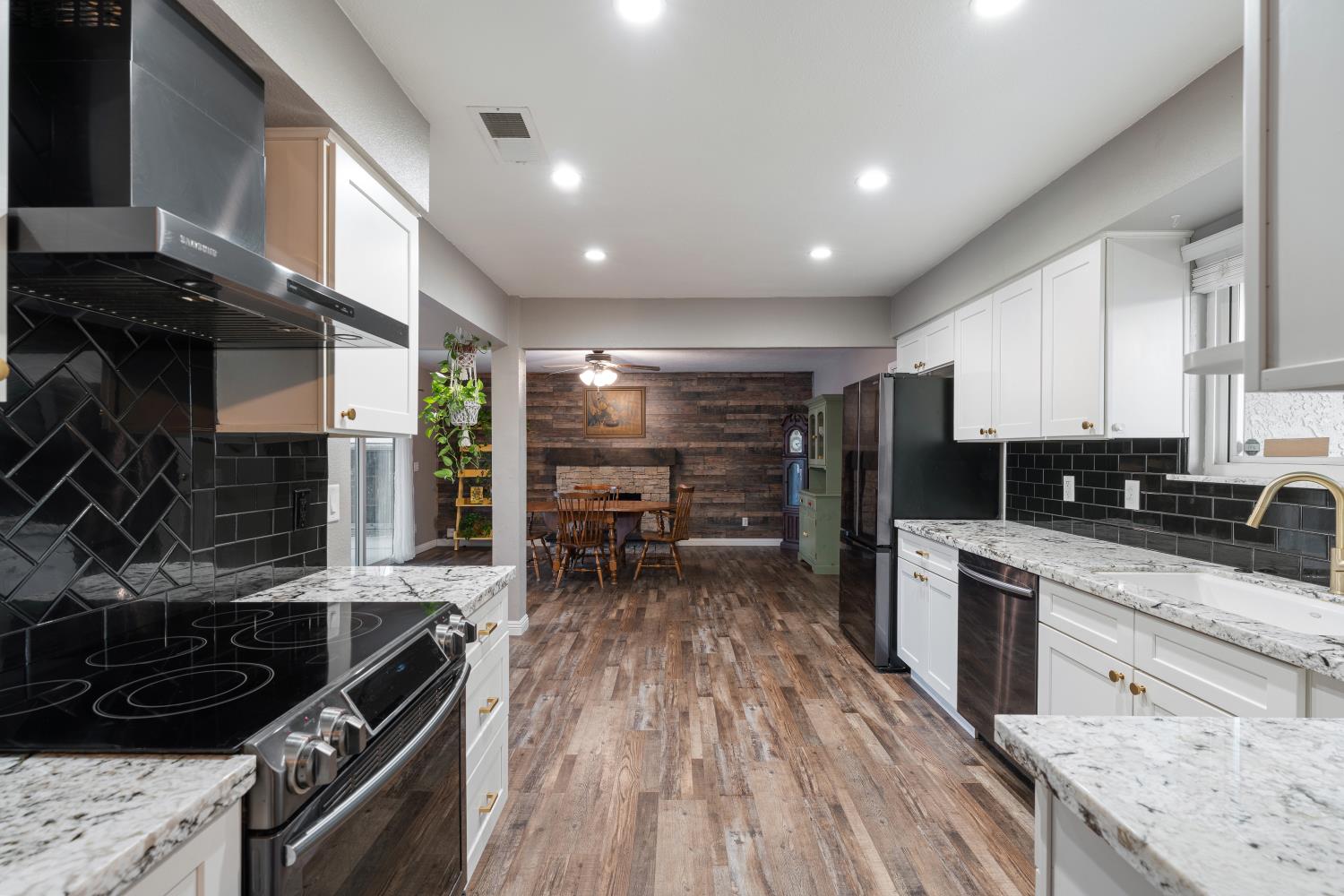 1484 Hampton Way, Clovis, CA 93611