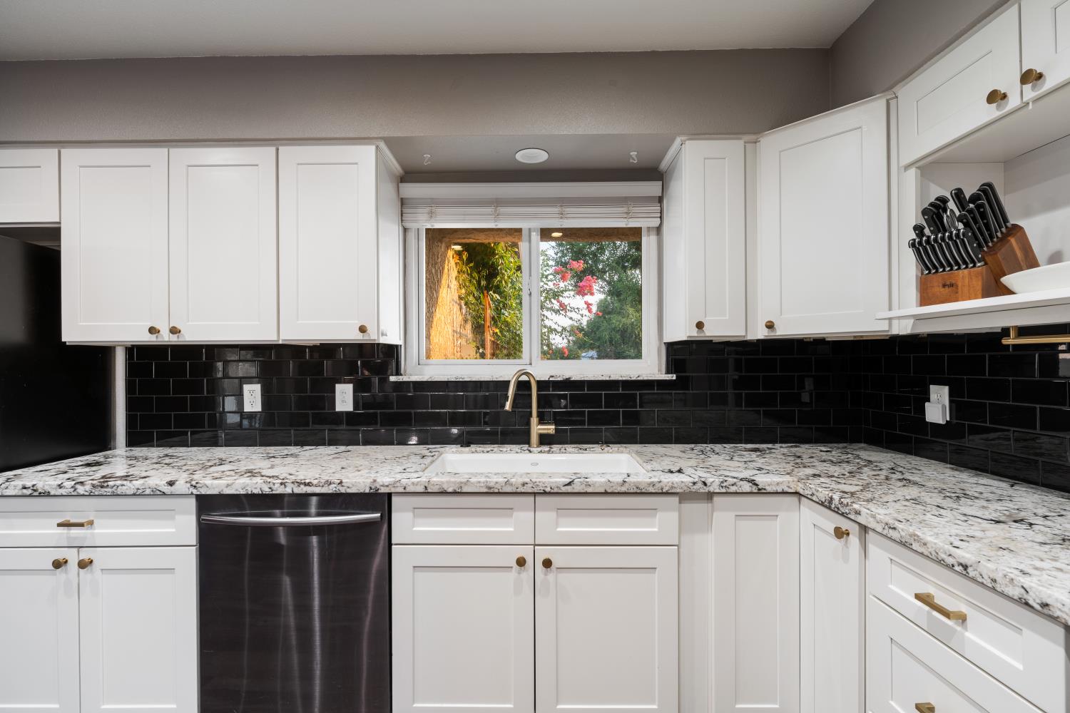 1484 Hampton Way, Clovis, CA 93611