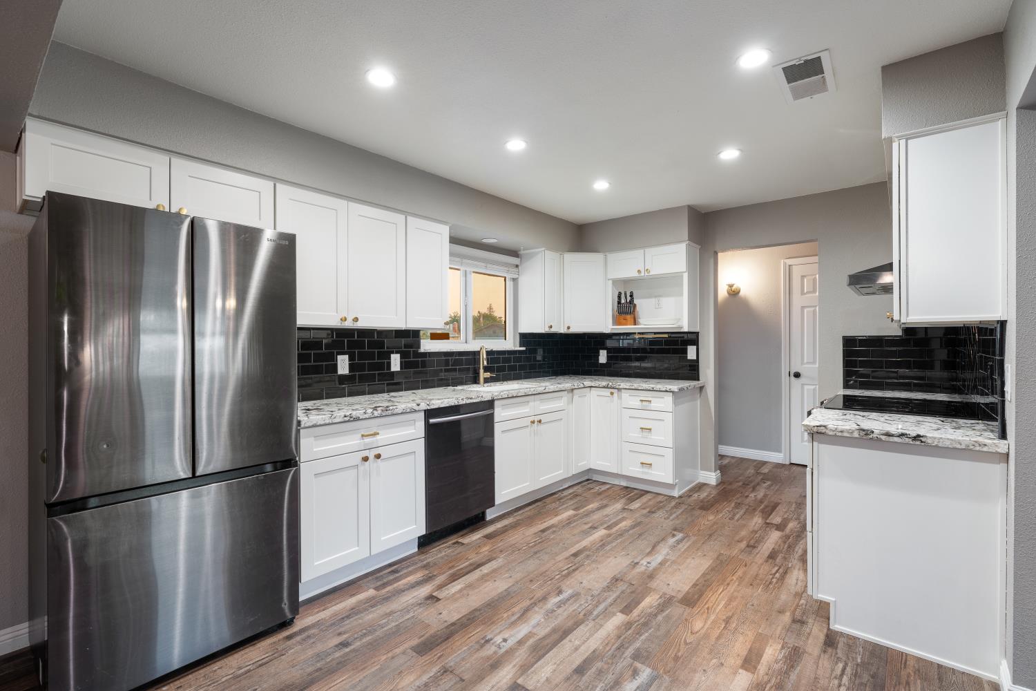1484 Hampton Way, Clovis, CA 93611