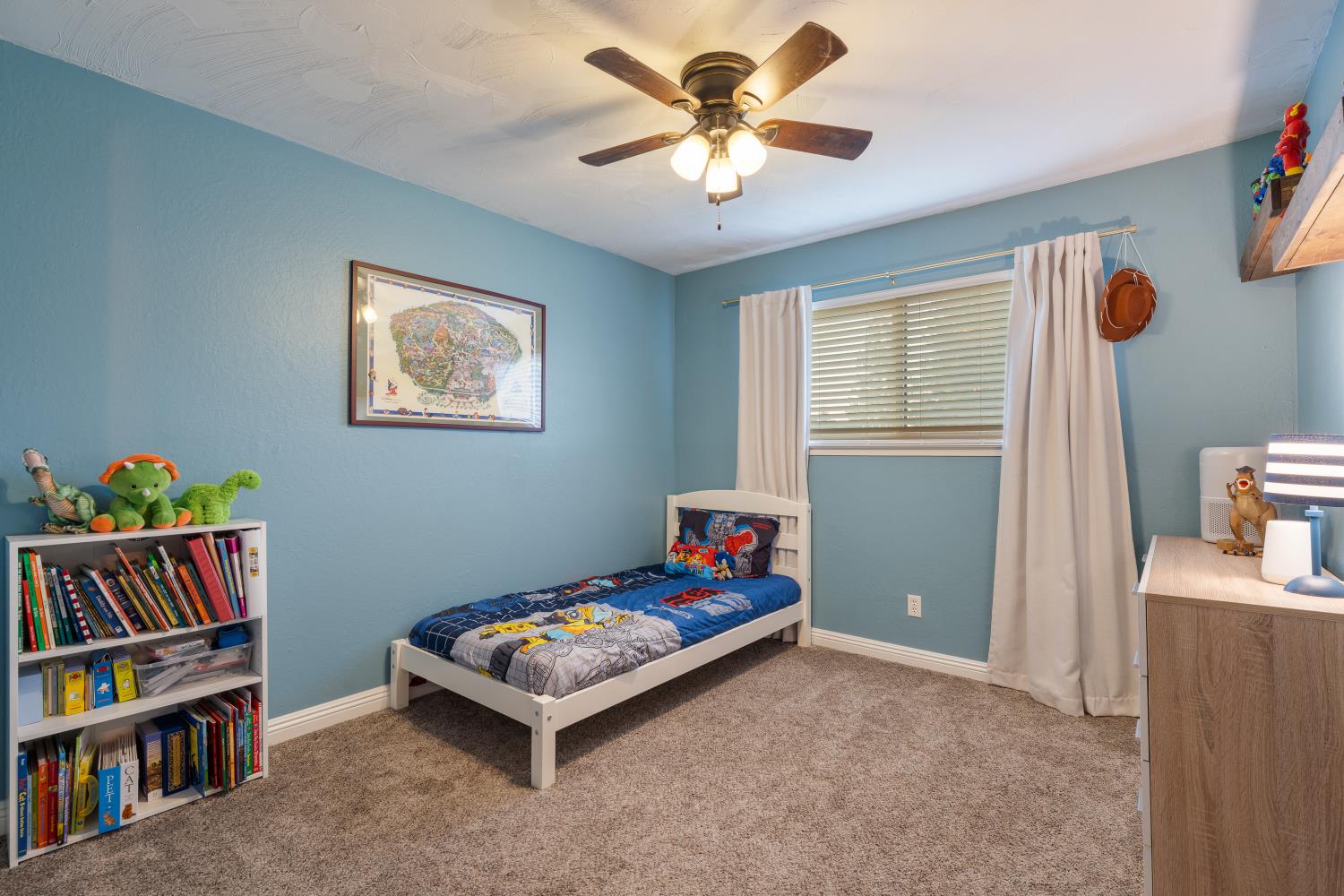 1484 Hampton Way, Clovis, CA 93611