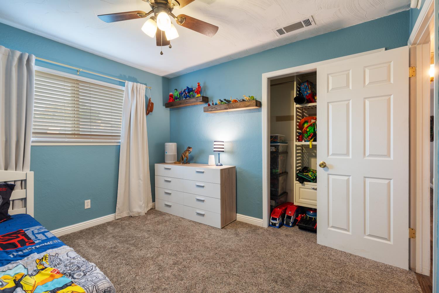 1484 Hampton Way, Clovis, CA 93611