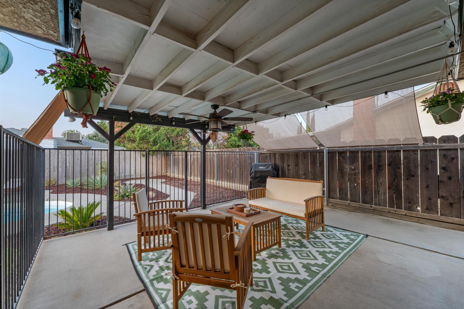 1484 Hampton Way, Clovis, CA 93611