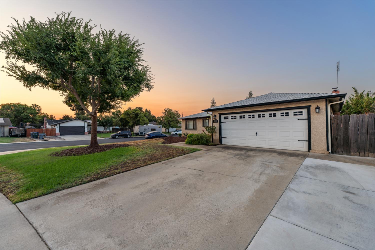 1484 Hampton Way, Clovis, CA 93611