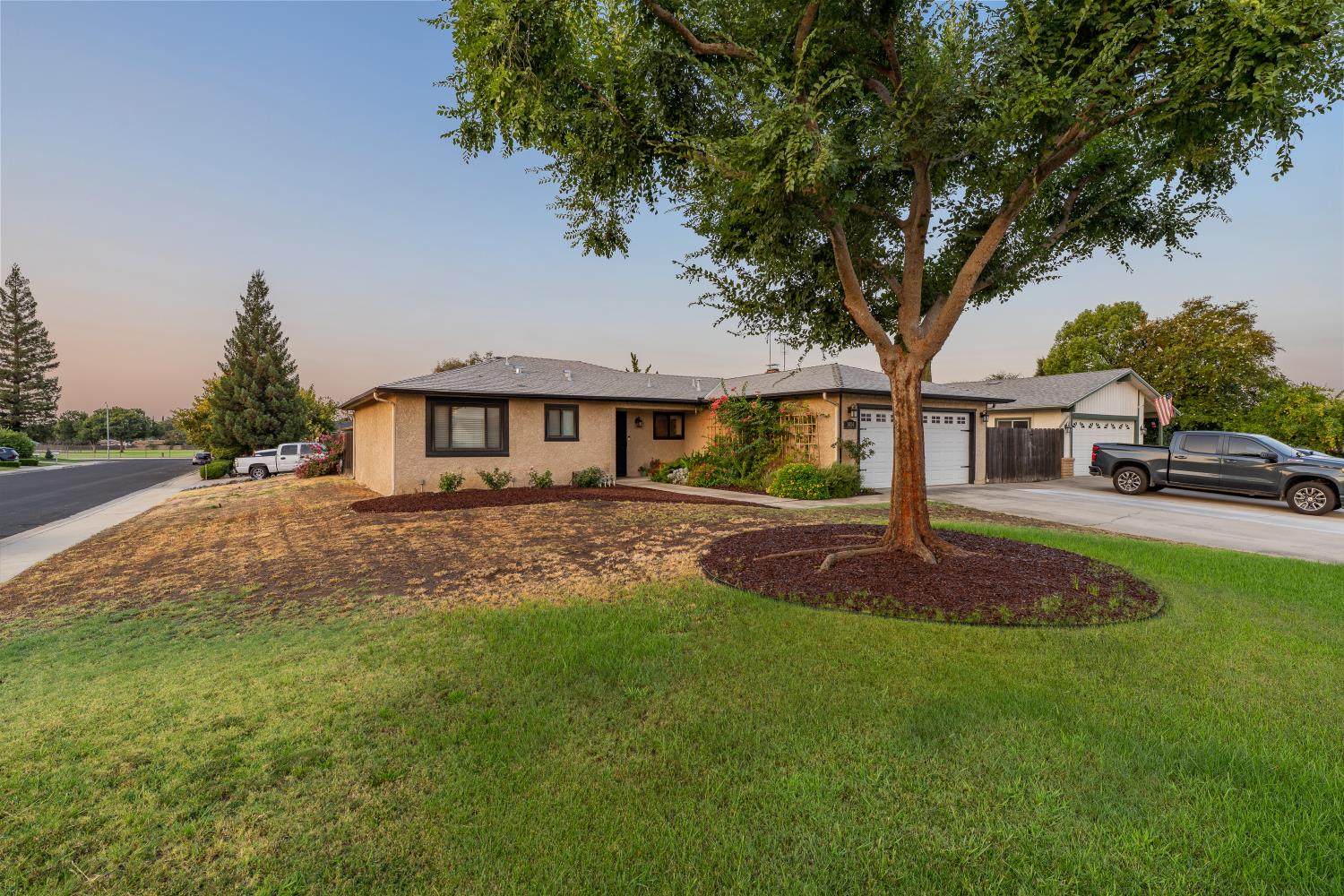 1484 Hampton Way, Clovis, CA 93611