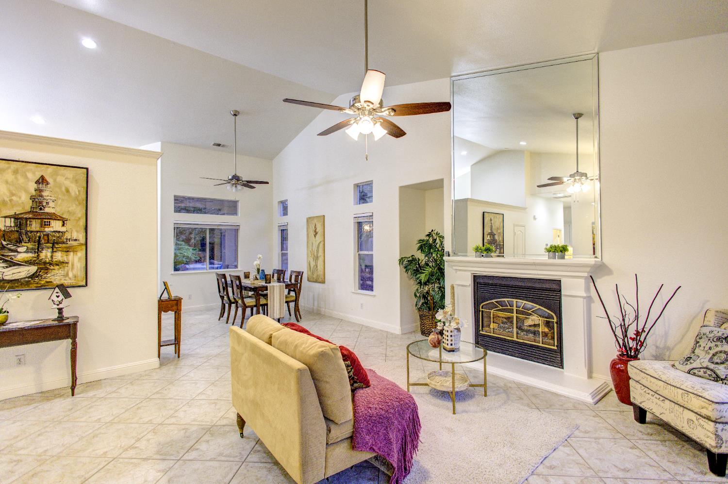 713 Magnolia Ave, Clovis, CA 93611