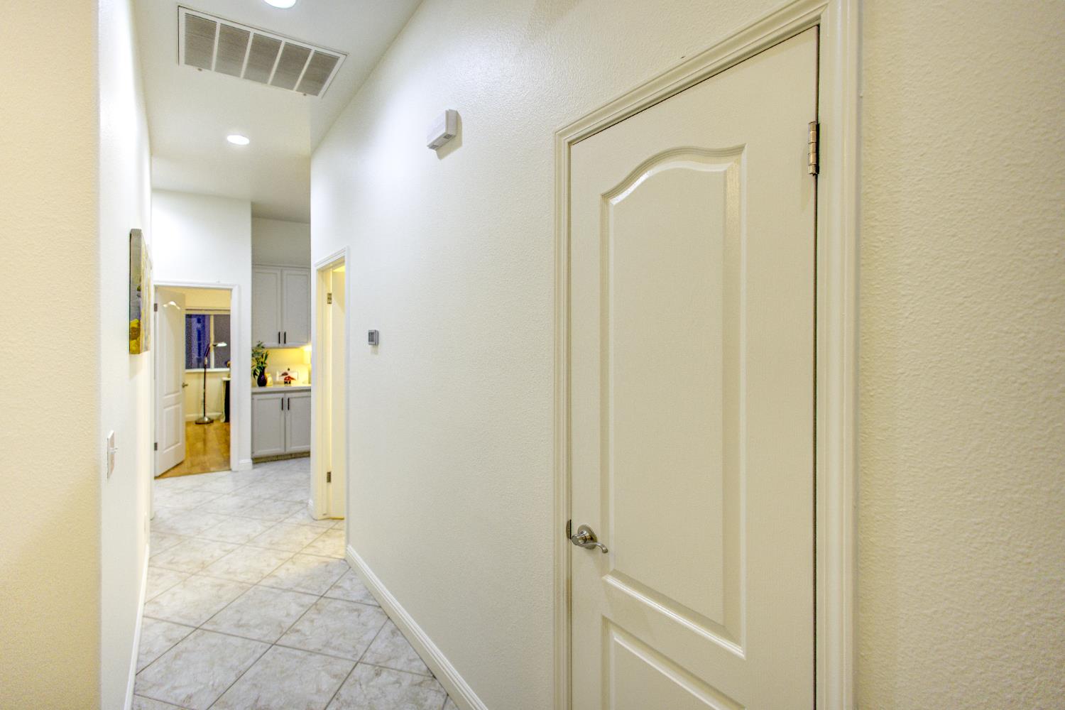 713 Magnolia Ave, Clovis, CA 93611