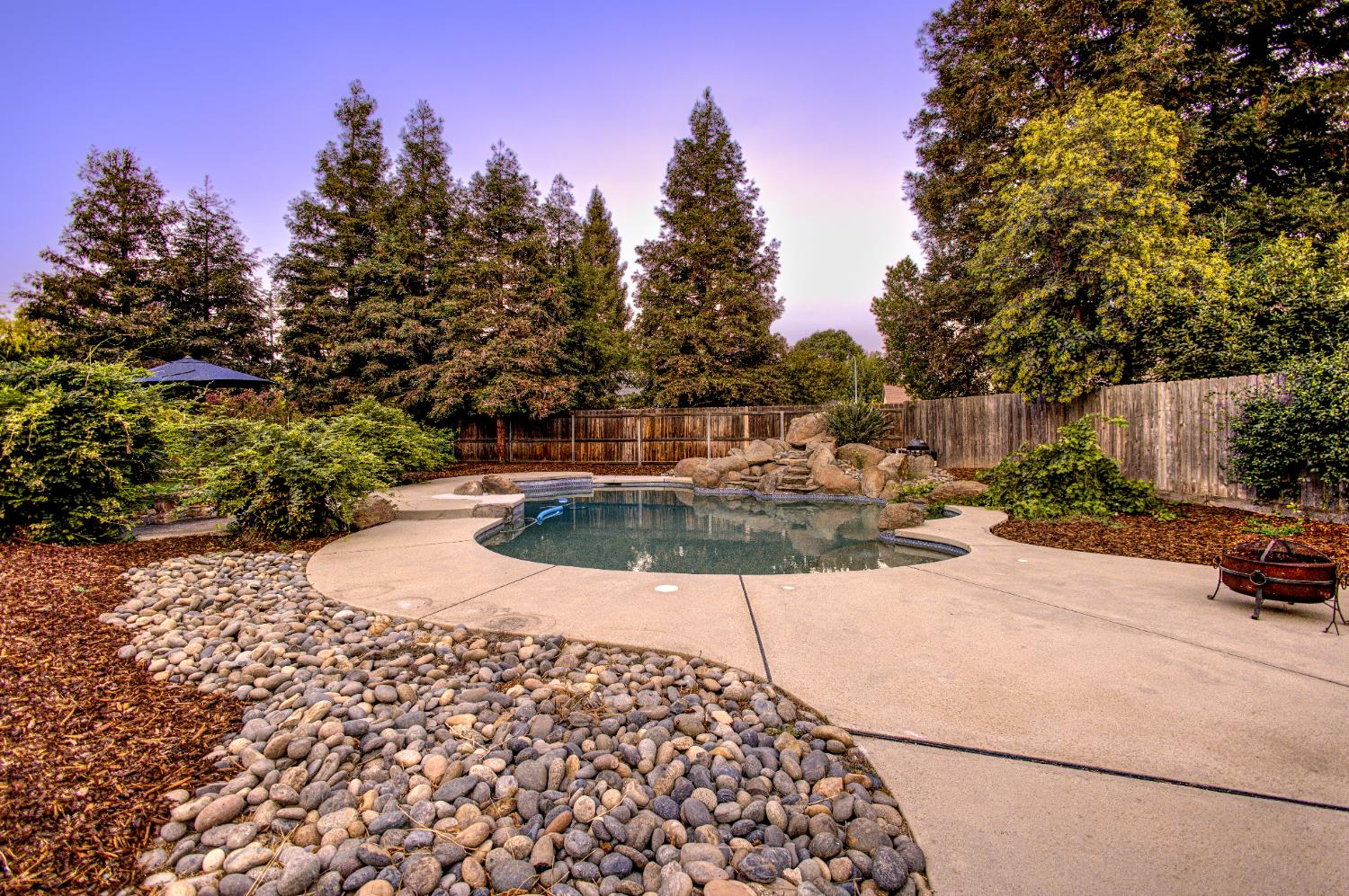713 Magnolia Ave, Clovis, CA 93611