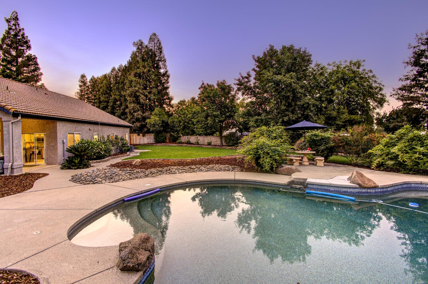 713 Magnolia Ave, Clovis, CA 93611
