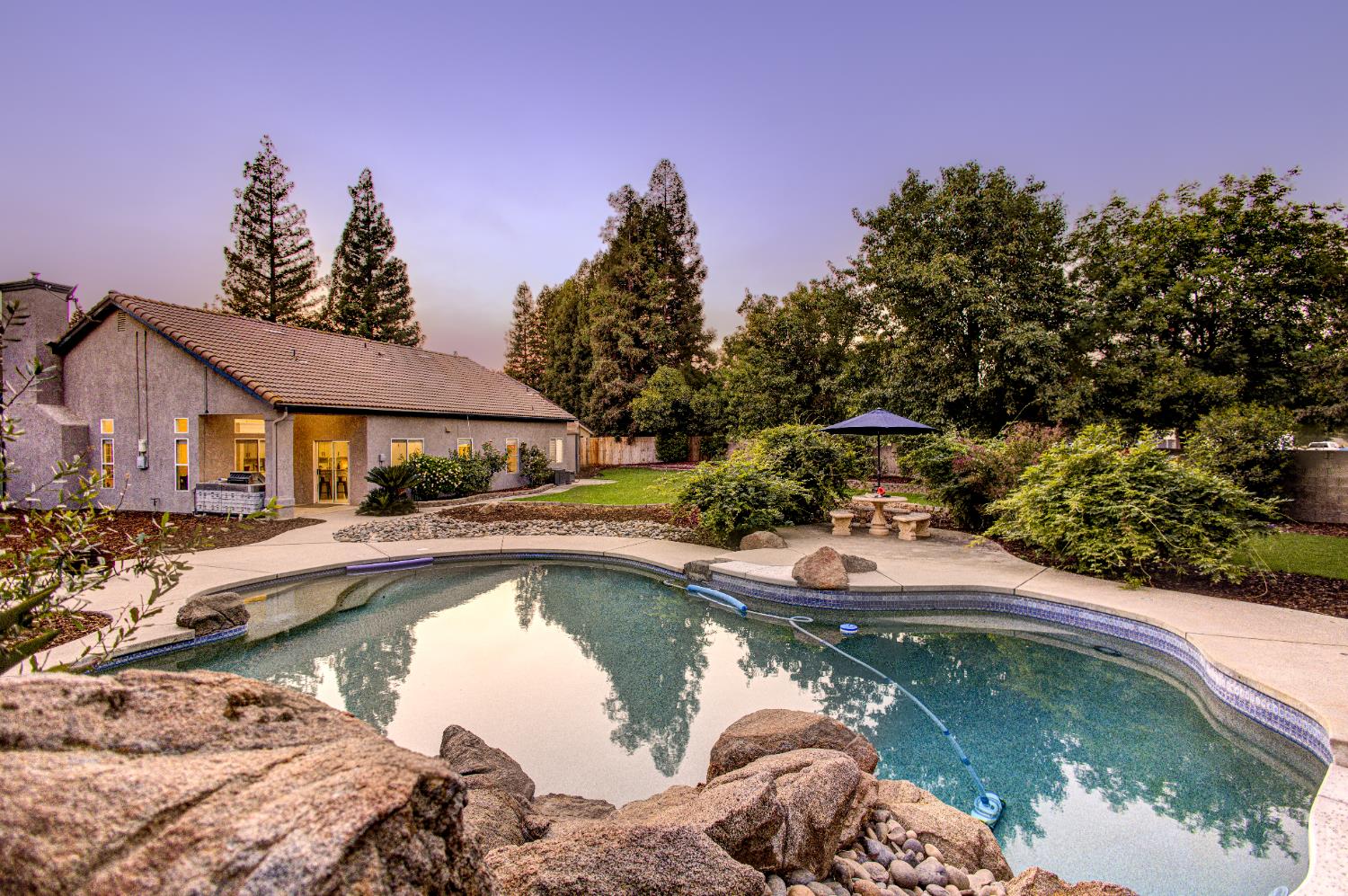 713 Magnolia Ave, Clovis, CA 93611