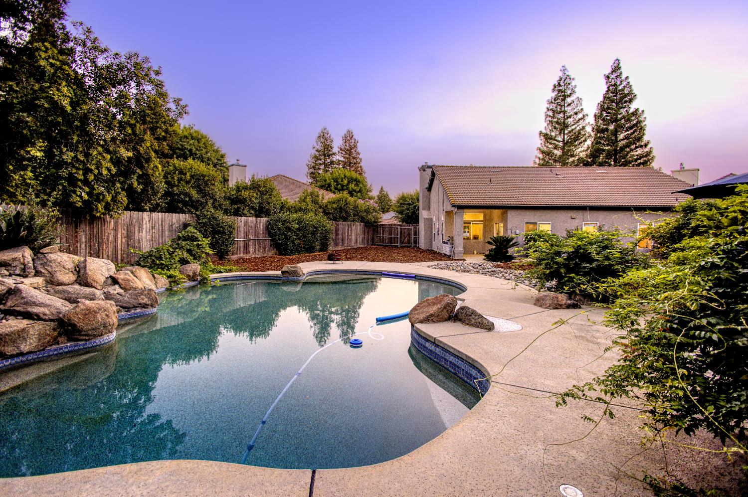 713 Magnolia Ave, Clovis, CA 93611