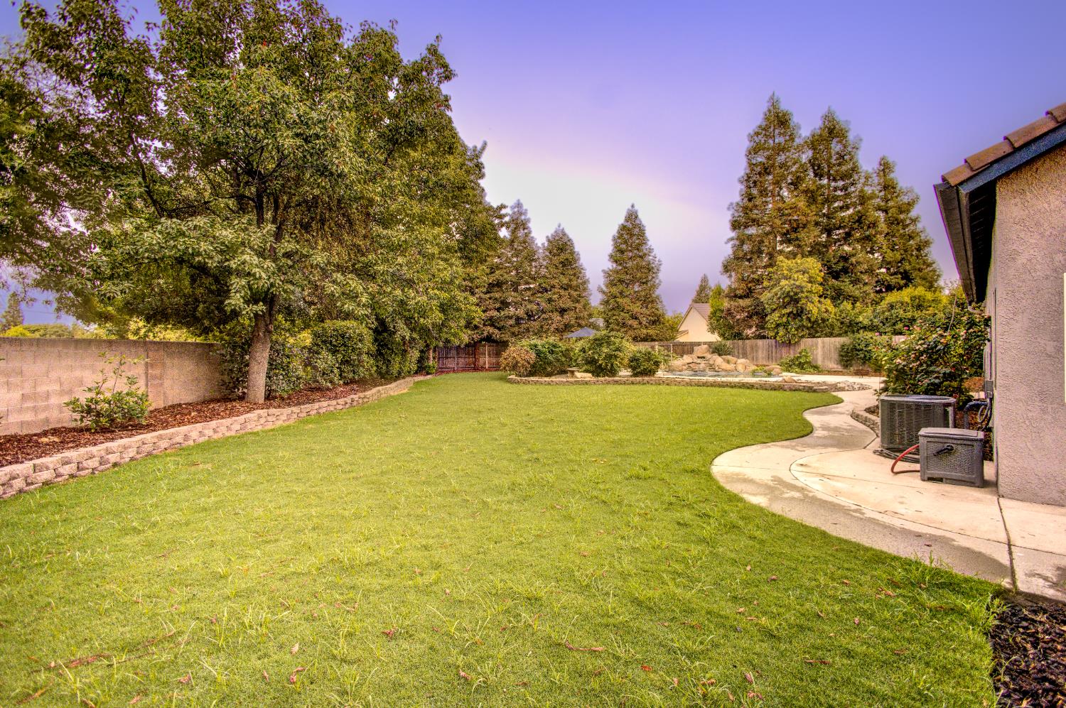 713 Magnolia Ave, Clovis, CA 93611