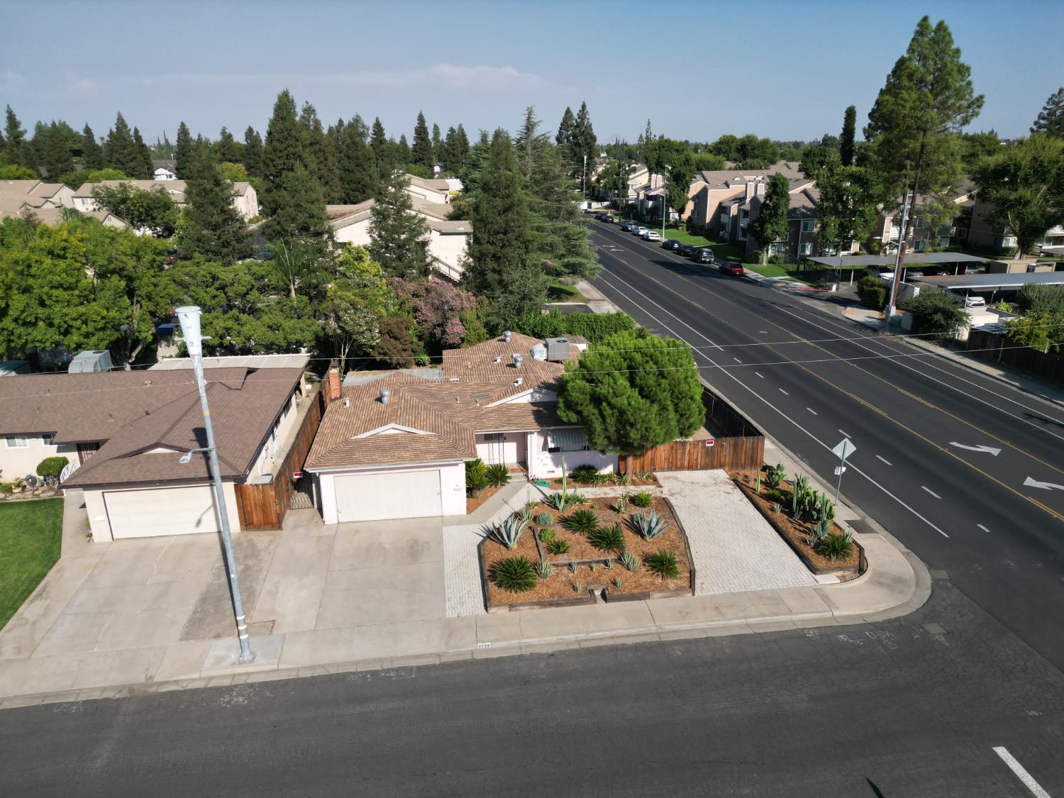 2739 Fine Ave, Clovis, CA 93612