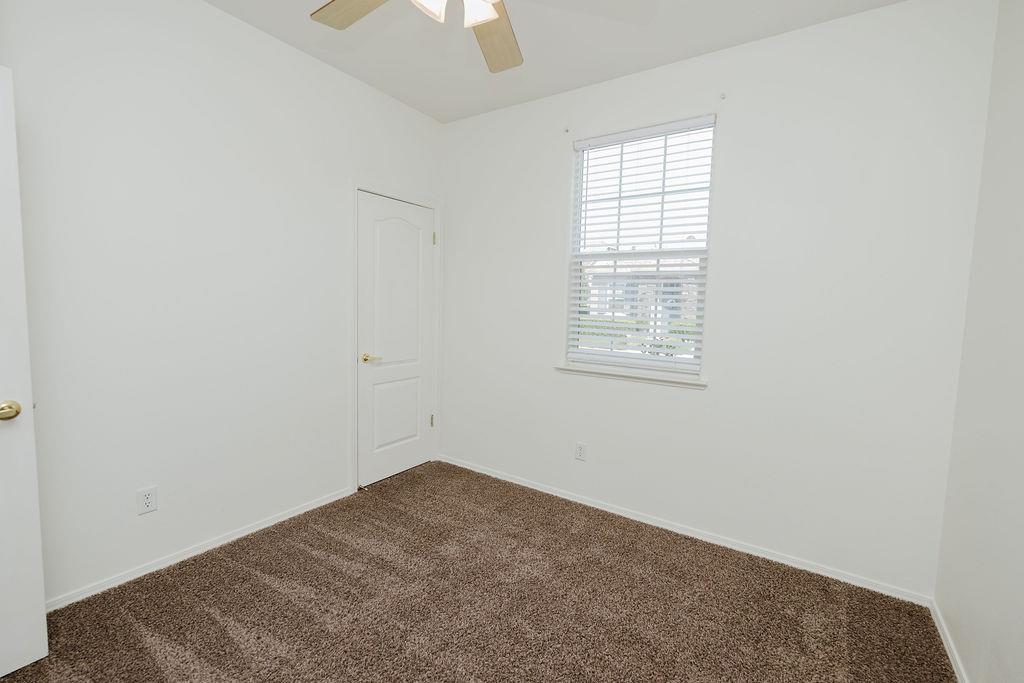 710 W Lisbon Ln, Clovis, CA 93619