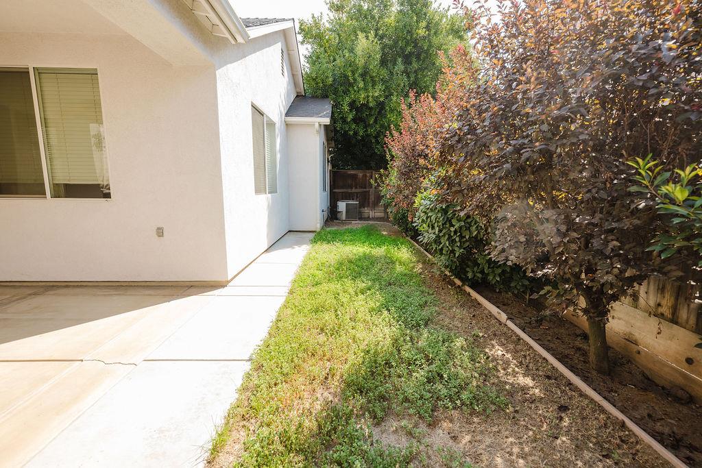 710 W Lisbon Ln, Clovis, CA 93619