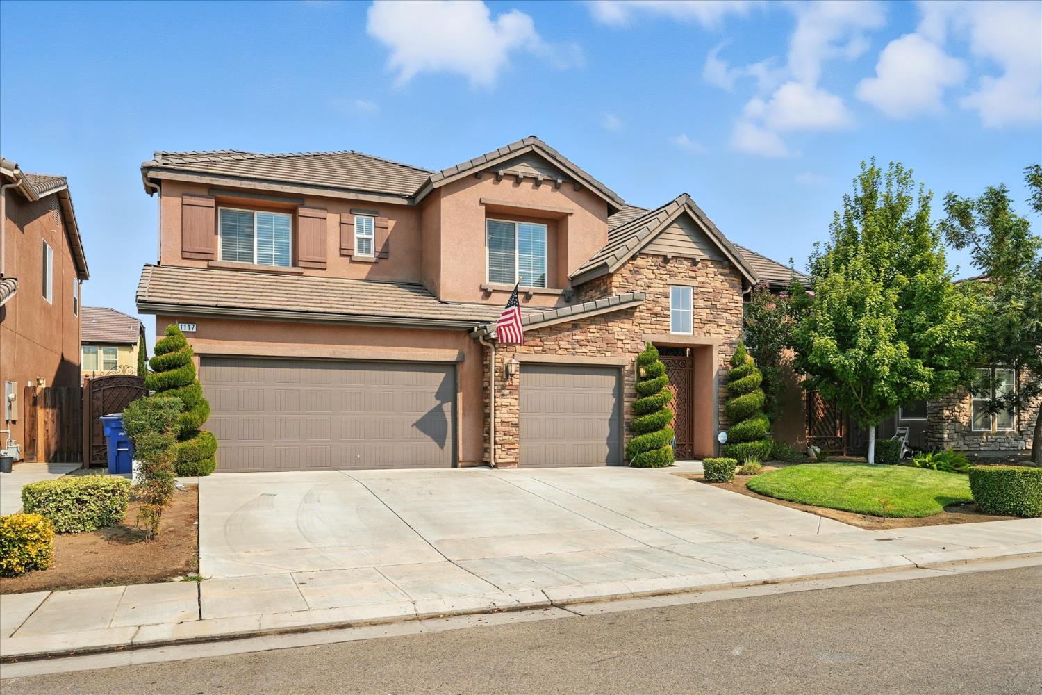 1117 Encino Ave, Clovis, CA 93619