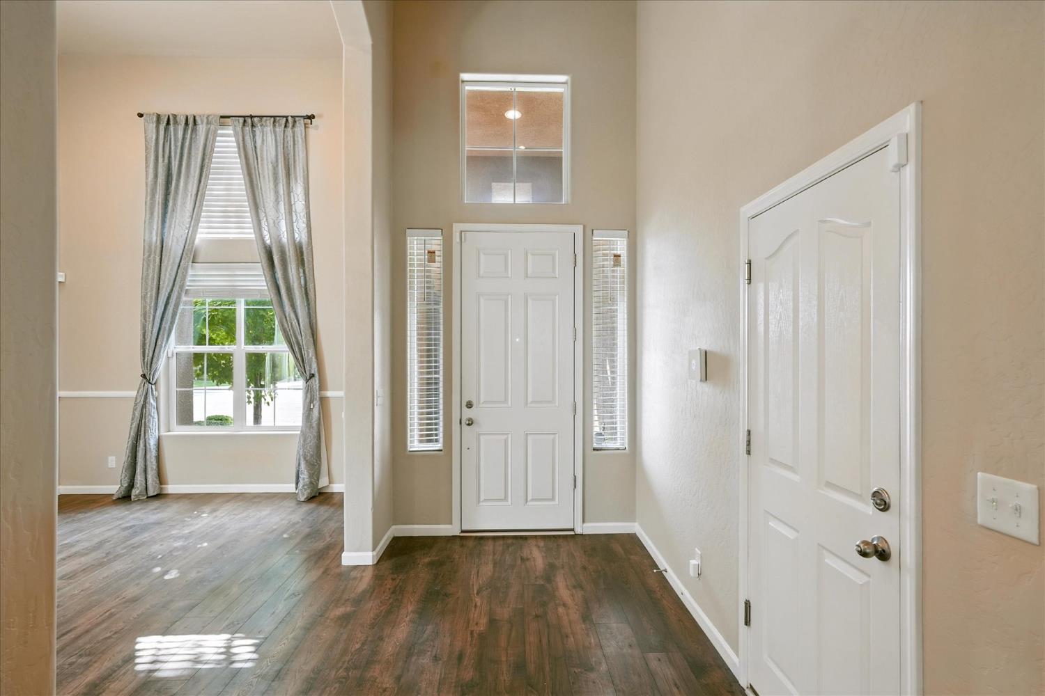 1117 Encino Ave, Clovis, CA 93619
