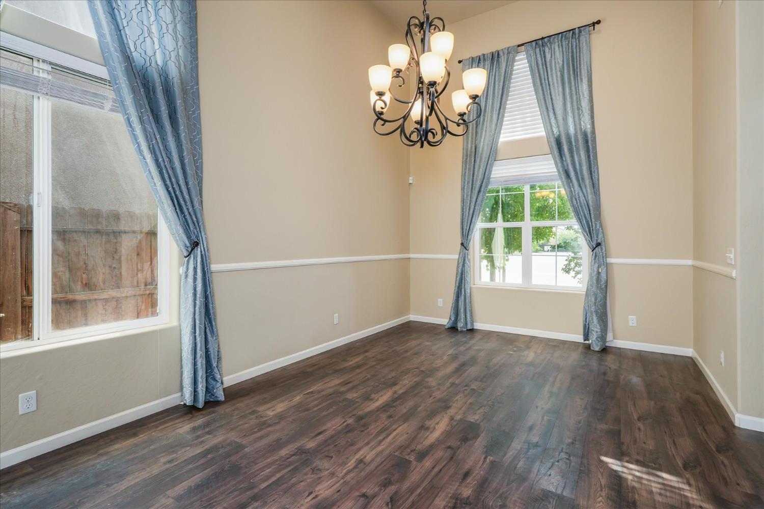 1117 Encino Ave, Clovis, CA 93619