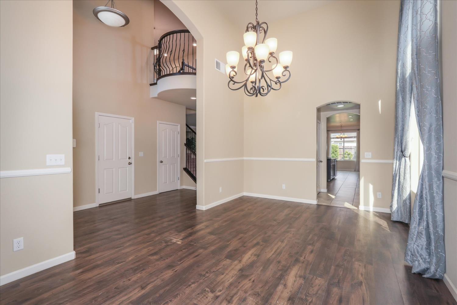 1117 Encino Ave, Clovis, CA 93619
