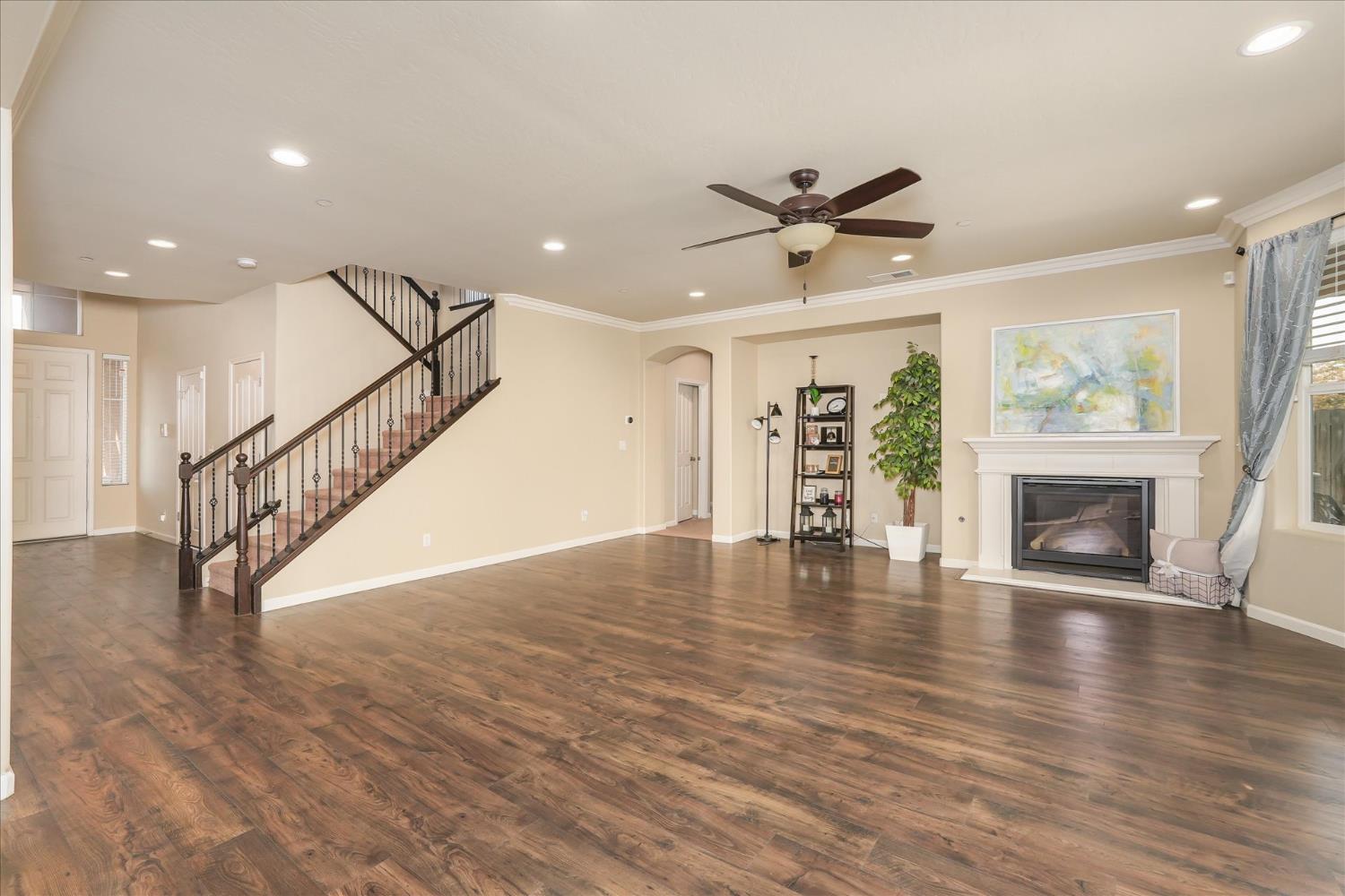 1117 Encino Ave, Clovis, CA 93619