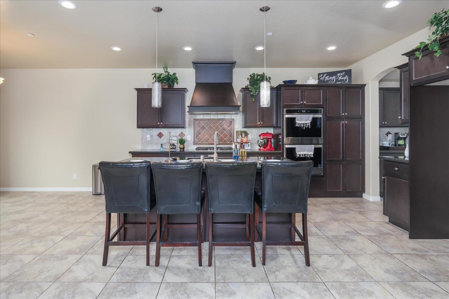 1117 Encino Ave, Clovis, CA 93619