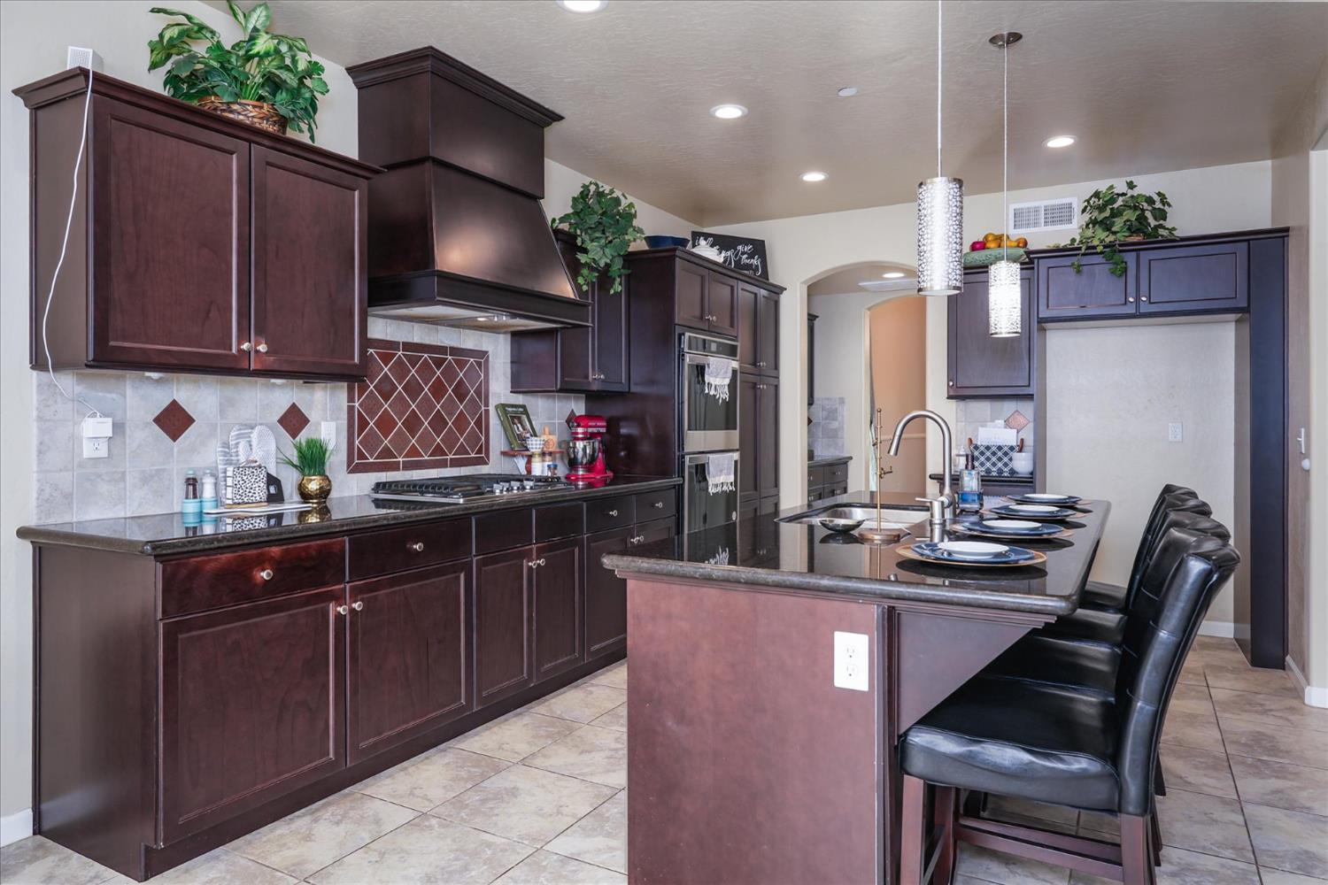 1117 Encino Ave, Clovis, CA 93619
