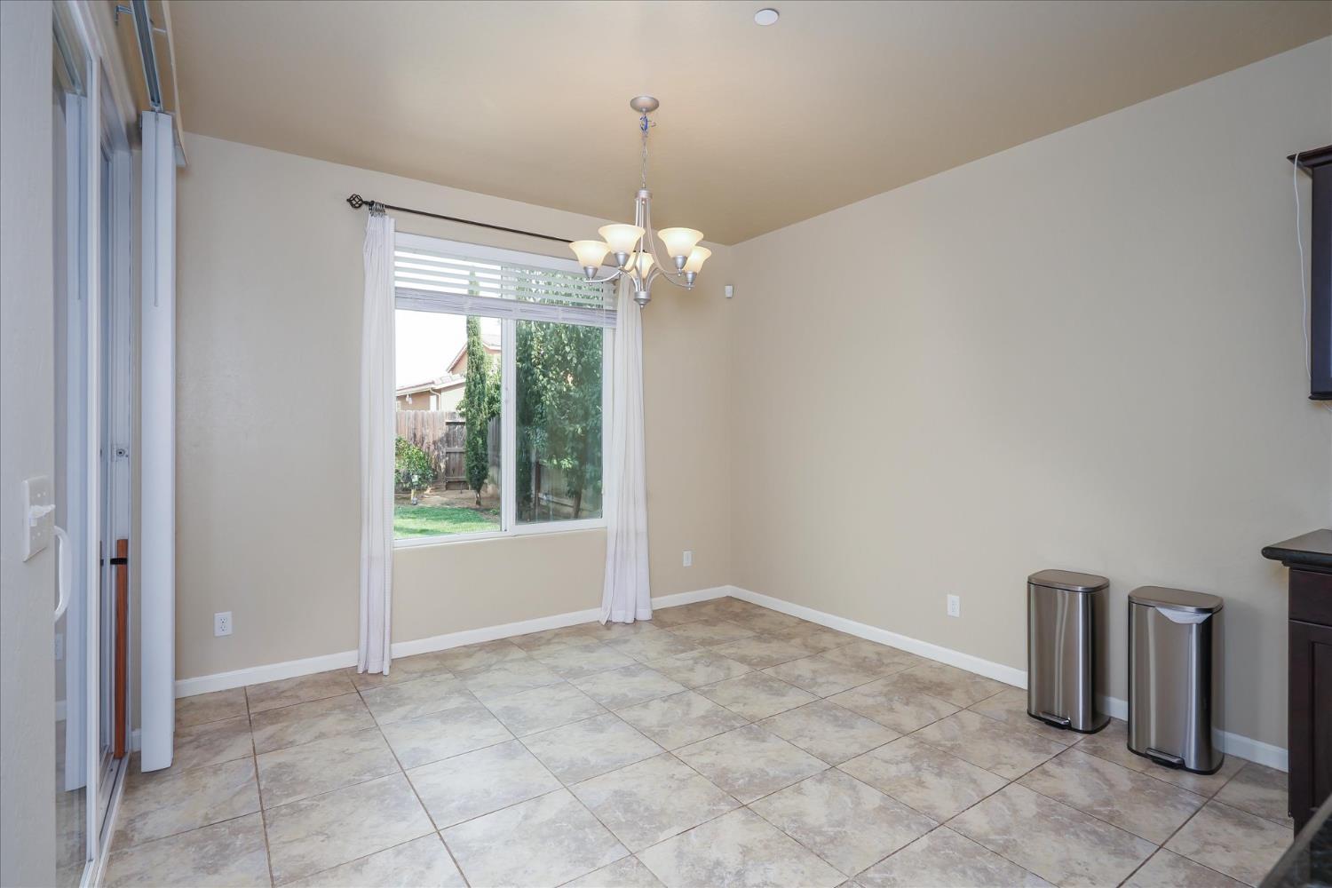 1117 Encino Ave, Clovis, CA 93619