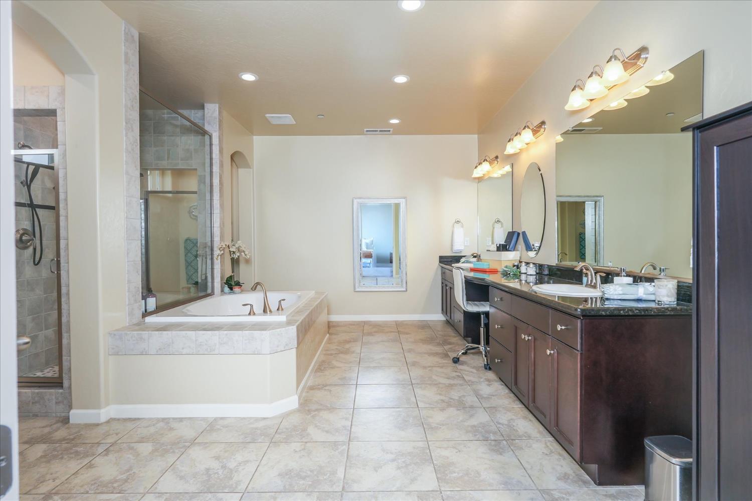 1117 Encino Ave, Clovis, CA 93619