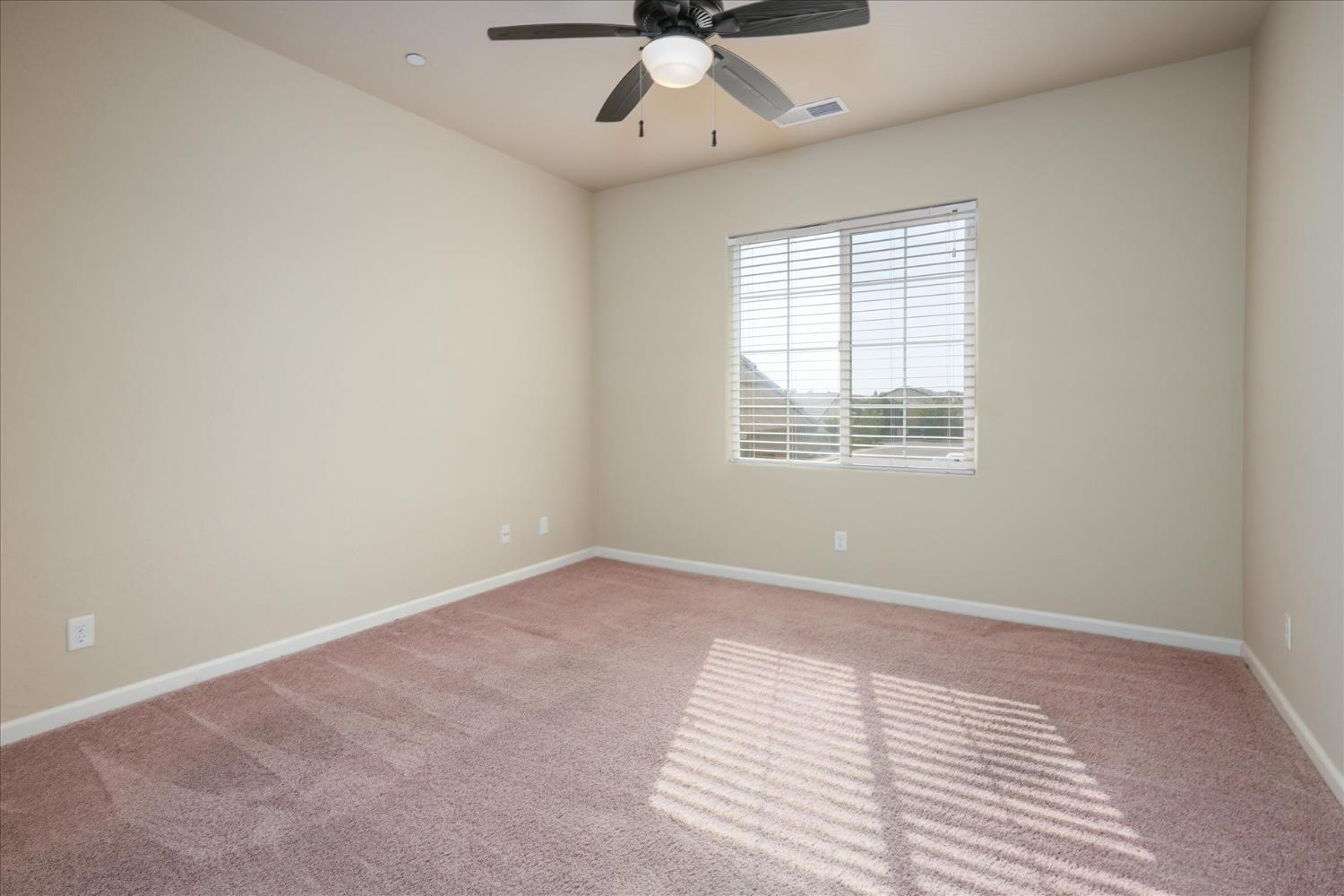 1117 Encino Ave, Clovis, CA 93619