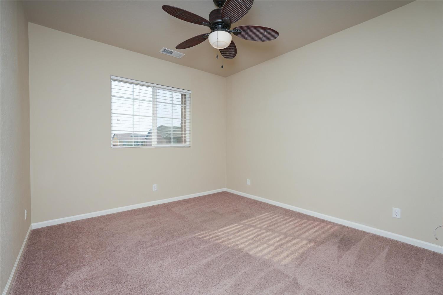 1117 Encino Ave, Clovis, CA 93619