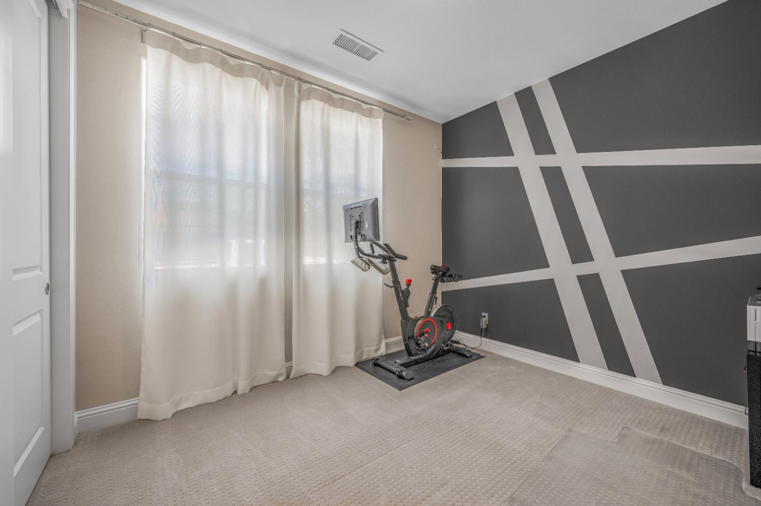 4066 Buckingham Ave, Clovis, CA 93619