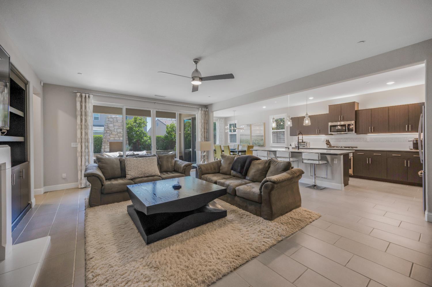 4066 Buckingham Ave, Clovis, CA 93619