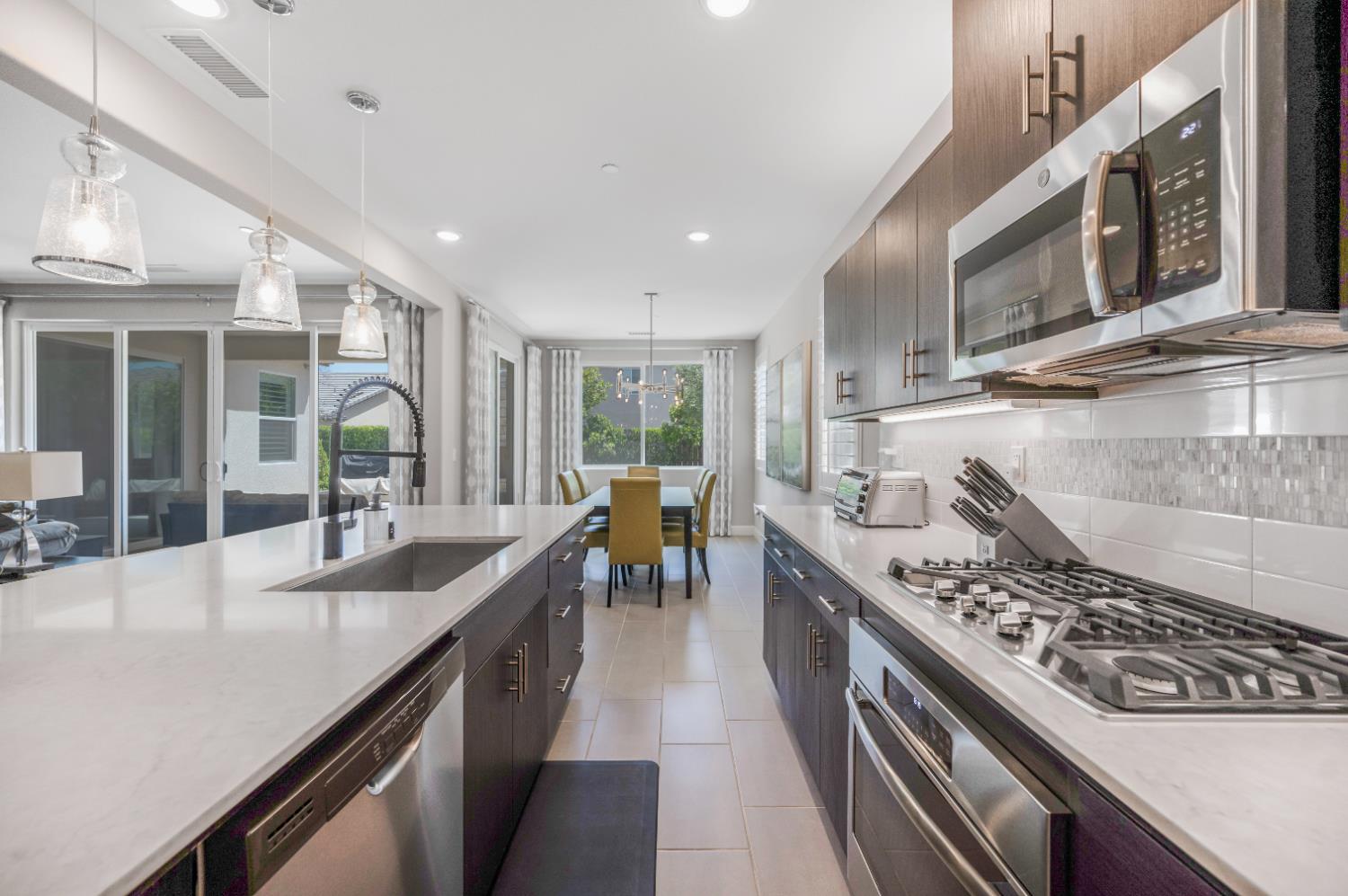 4066 Buckingham Ave, Clovis, CA 93619