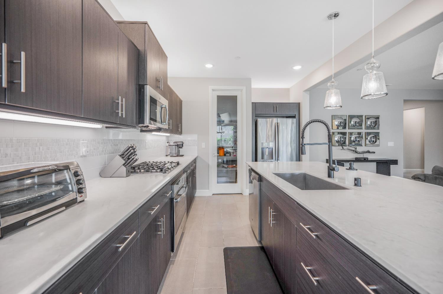 4066 Buckingham Ave, Clovis, CA 93619