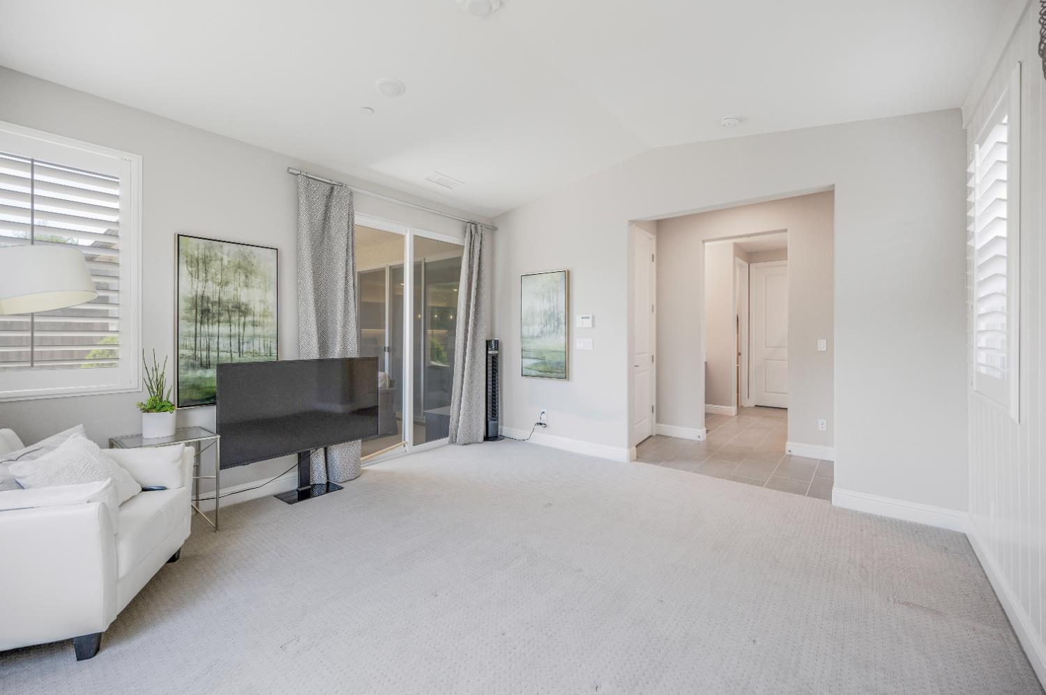 4066 Buckingham Ave, Clovis, CA 93619