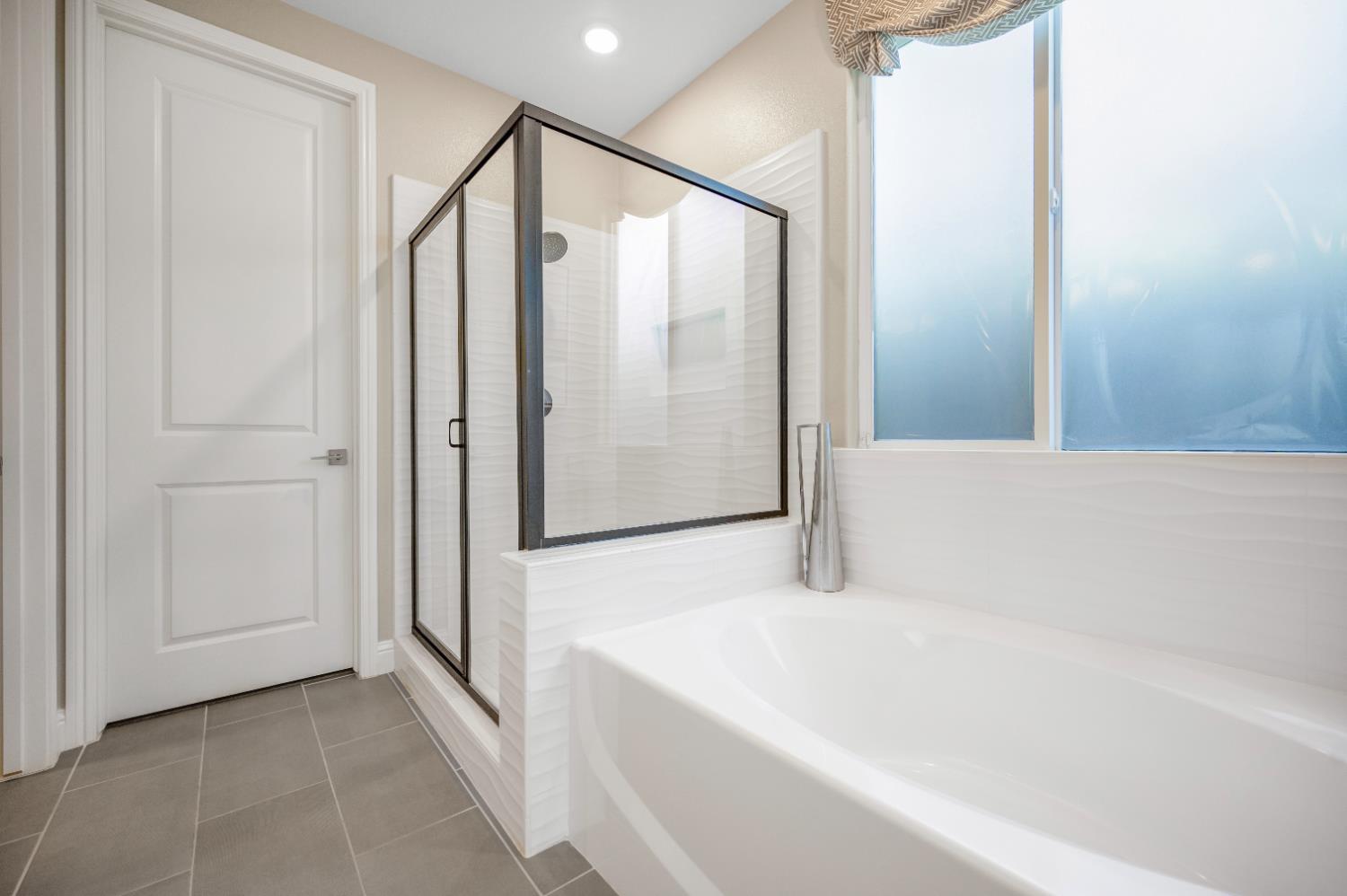 4066 Buckingham Ave, Clovis, CA 93619