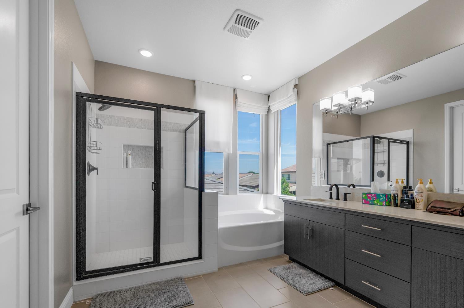 4066 Buckingham Ave, Clovis, CA 93619