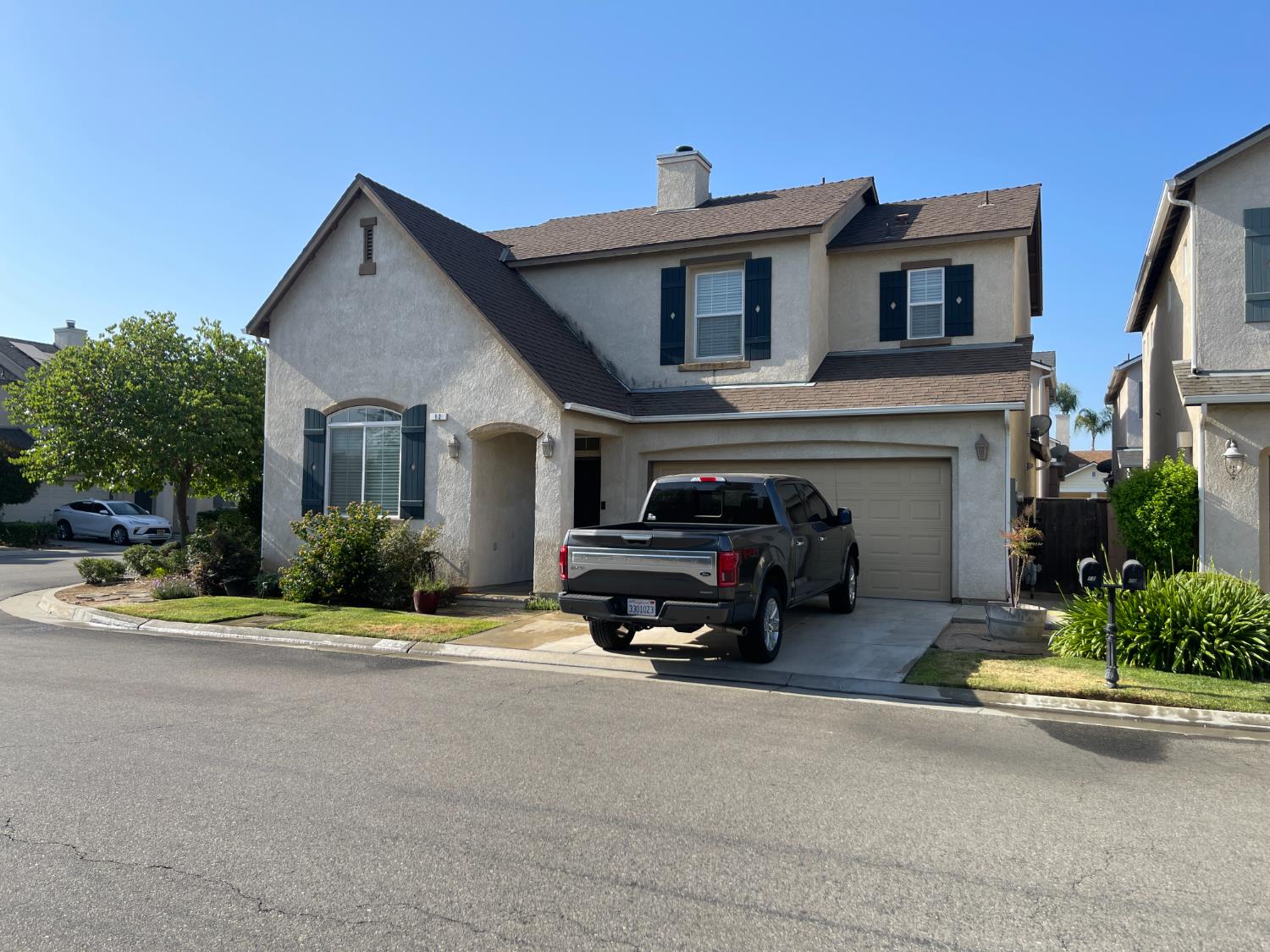 12 W Tivoli Ln, Clovis, CA 93619