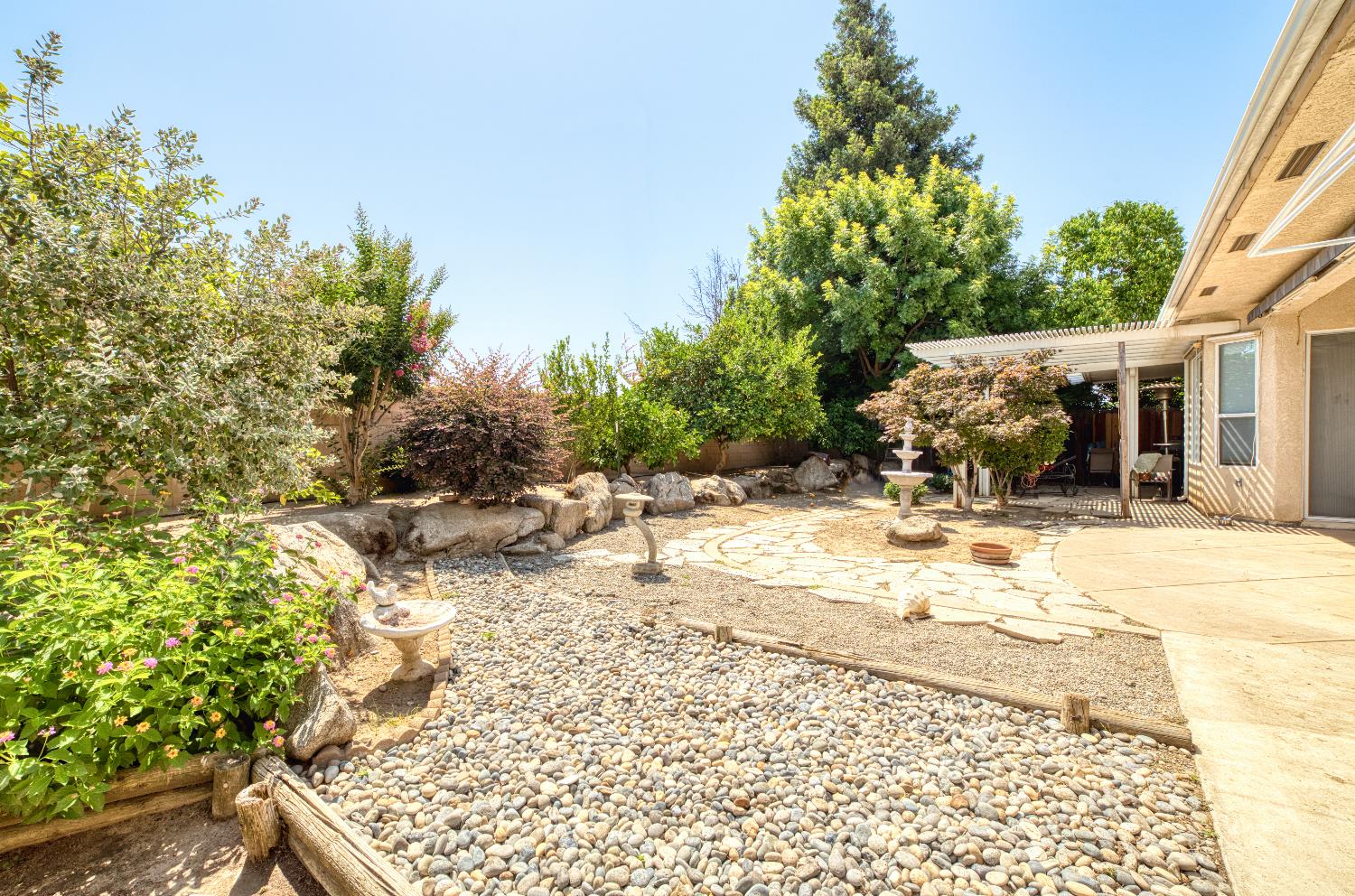 3129 Megan Ave, Clovis, CA 93611