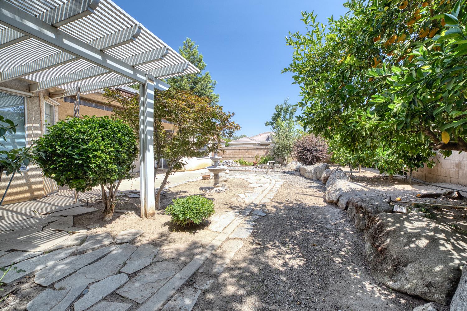 3129 Megan Ave, Clovis, CA 93611