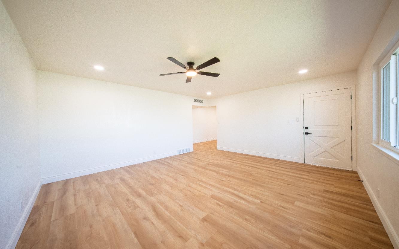 608 W Gettysburg Ave, Clovis, CA 93612