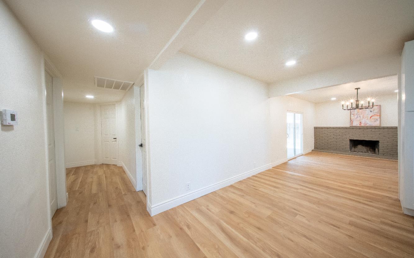 608 W Gettysburg Ave, Clovis, CA 93612