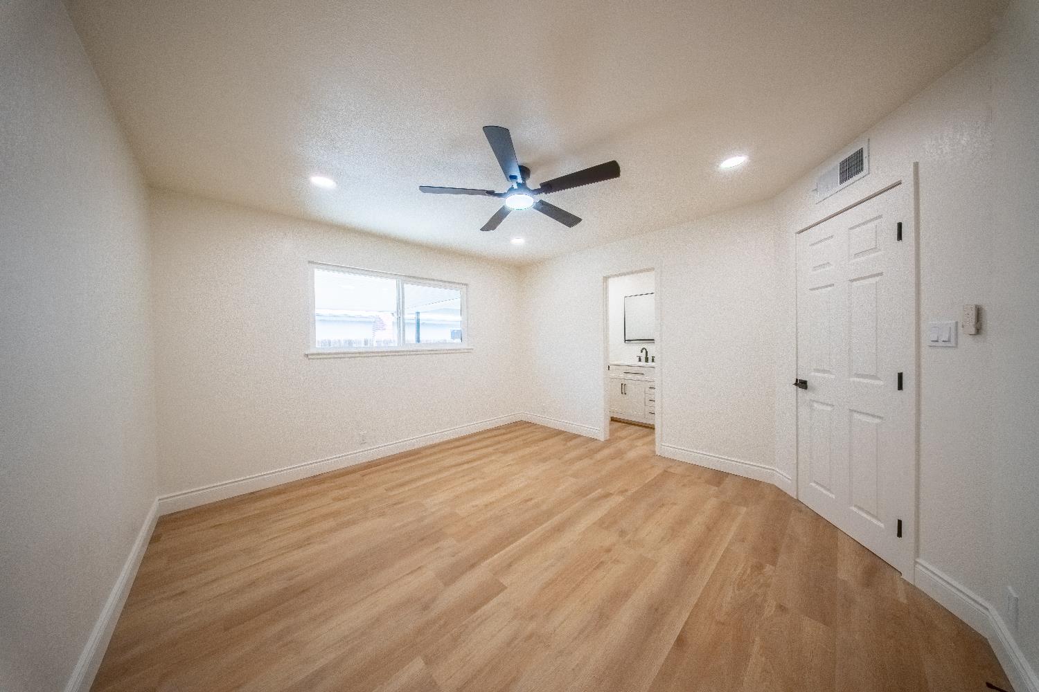 608 W Gettysburg Ave, Clovis, CA 93612