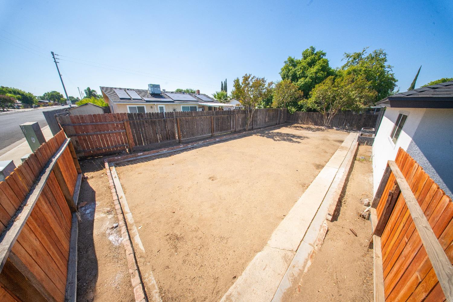 608 W Gettysburg Ave, Clovis, CA 93612